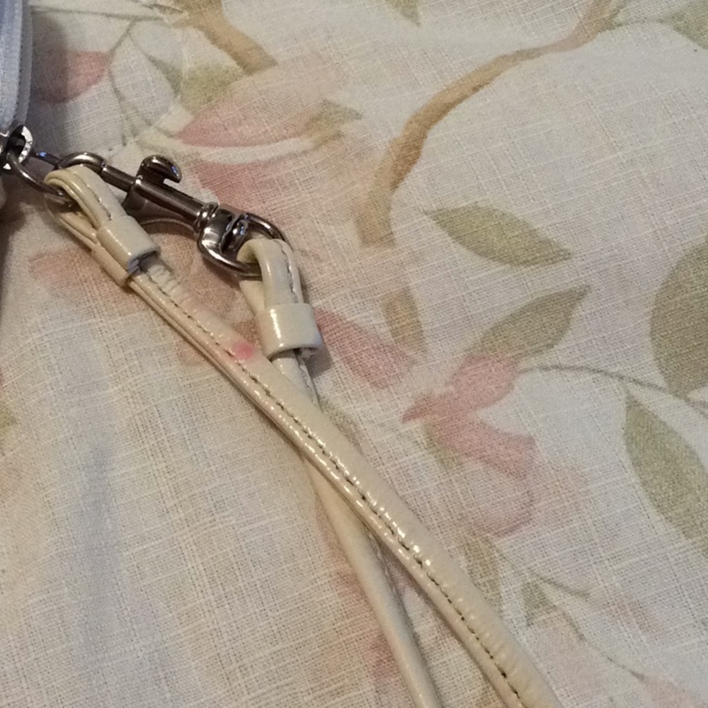 Beige Coach wristlet - Picture 5 of 5